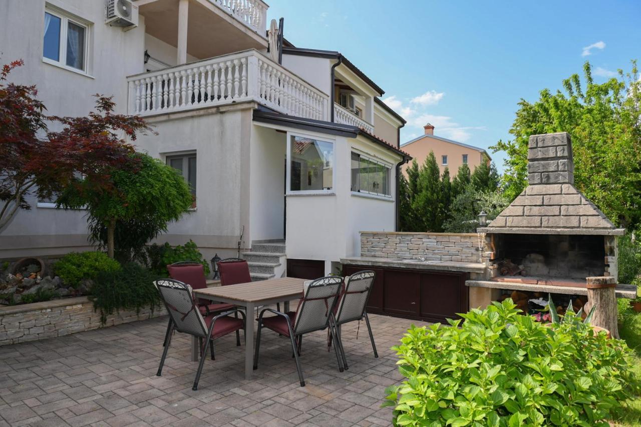 Apartments Basic Sveti Anton 88 مالينسكا المظهر الخارجي الصورة