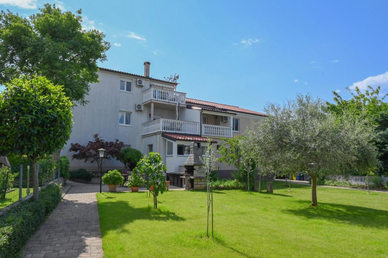 Apartments Basic Sveti Anton 88 مالينسكا المظهر الخارجي الصورة