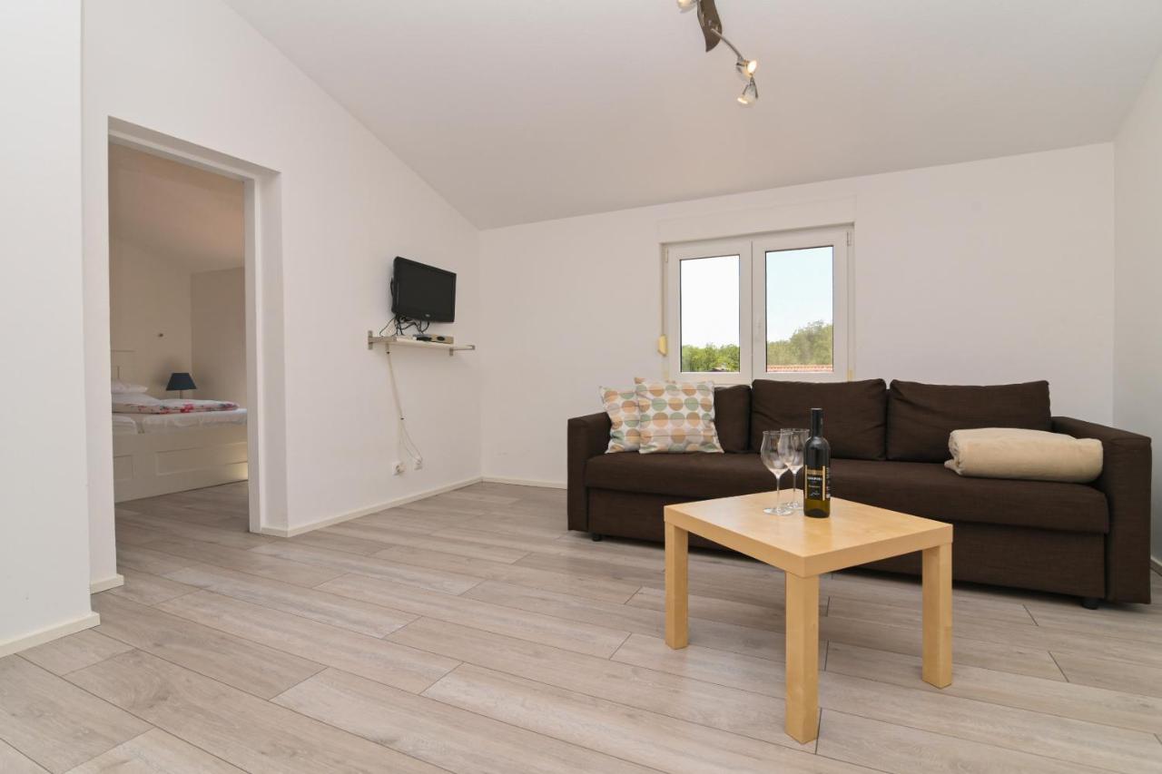 Apartments Basic Sveti Anton 88 مالينسكا المظهر الخارجي الصورة