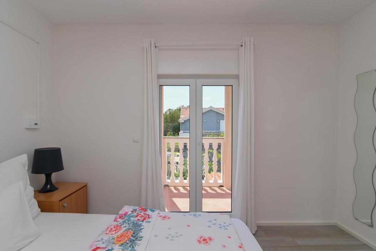 Apartments Basic Sveti Anton 88 مالينسكا المظهر الخارجي الصورة