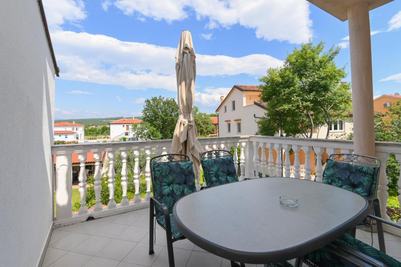 Apartments Basic Sveti Anton 88 مالينسكا المظهر الخارجي الصورة